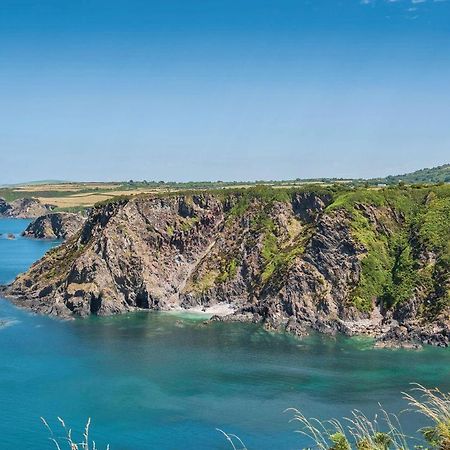 Fishguard Bay Resort Llanllawer Экстерьер фото