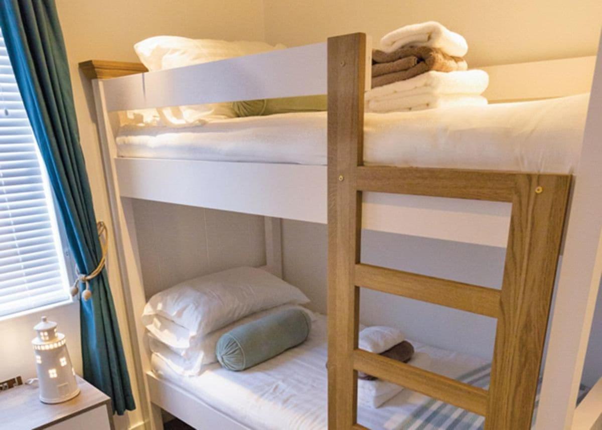 Fishguard Bay Resort Llanllawer Экстерьер фото